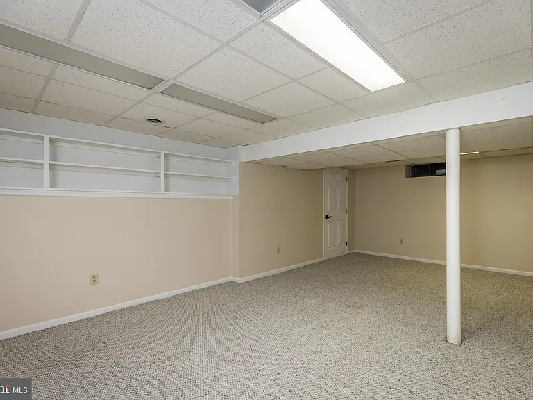 35 Nathalie Ct — Photo 17