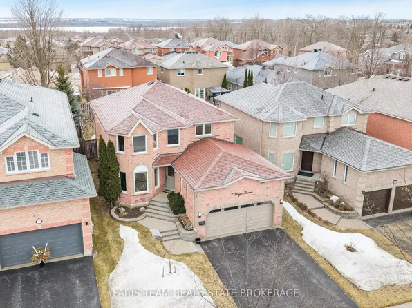 7 Meyer Ave, Barrie, ON L4M 6X2
