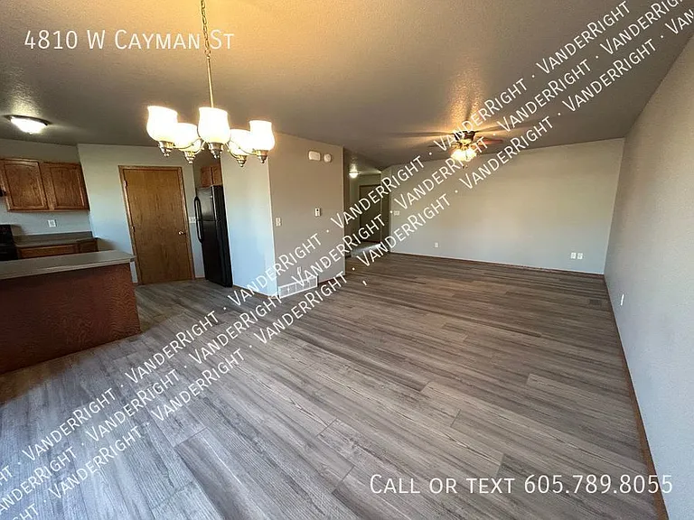 4810 W Cayman St — Photo 7