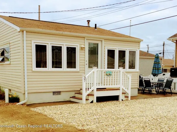 37 E Pompano Way, Lavallette, NJ 08735