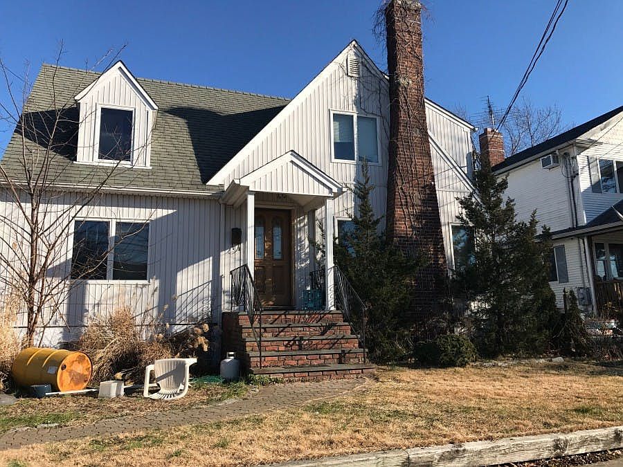 127 Forest Ave Massapequa NY 11758 Zillow   4bd70fa0b2fb5ab24be390990d4e7060 Cc Ft 960 