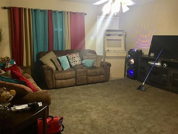 4th image of 7305 Robin Ln
