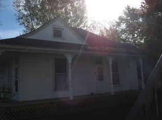 103 E 2nd St, West Lebanon, IN 47991