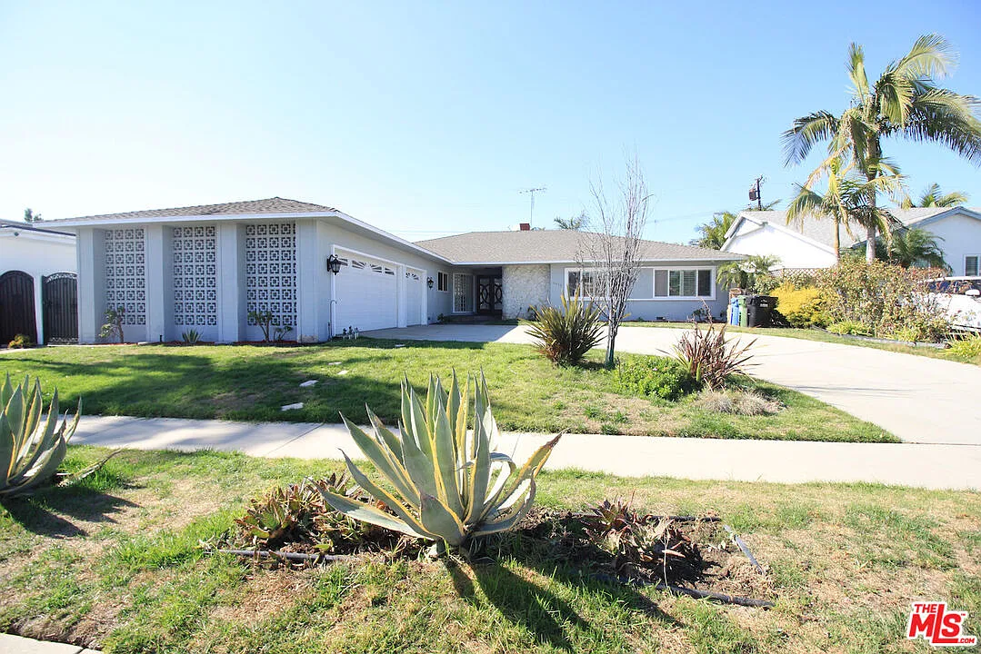 4 bed, 4.0 bath, 3063 sqft, $14,000 — Photo 2