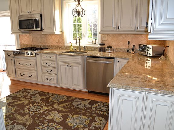 4th image of 185 Rock Ridge Rd