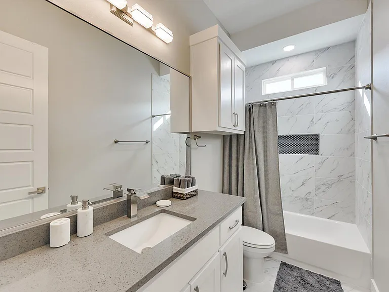 3420 Nomas St — Photo 24