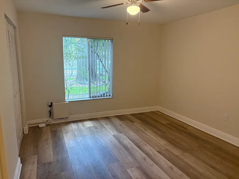 3802 N Lake Dr #20 — Photo 7