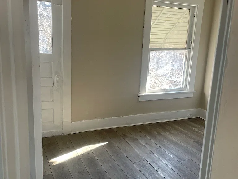 4016 Asbury Dr — Photo 8