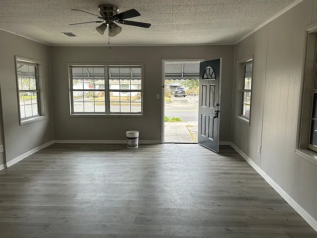 Beautiful renovated 3BR 2 BA home ready for move in. Fenced Yard and Garage — Photo 1