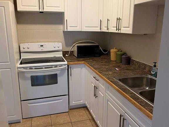 3rd image of 8808 W 96th St #6