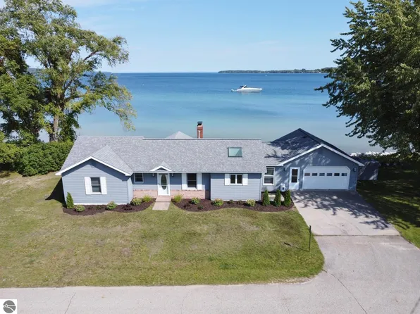 111 S Shore Dr, Suttons Bay, MI 49682