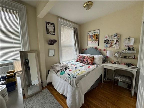 3rd image of 534 Garden St #2L