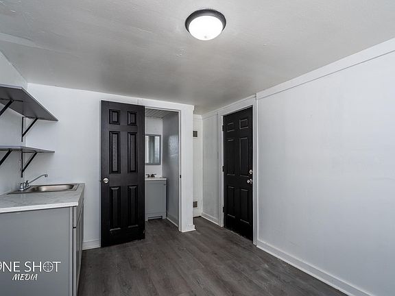 4th image of 617 Grand Ave #1/2