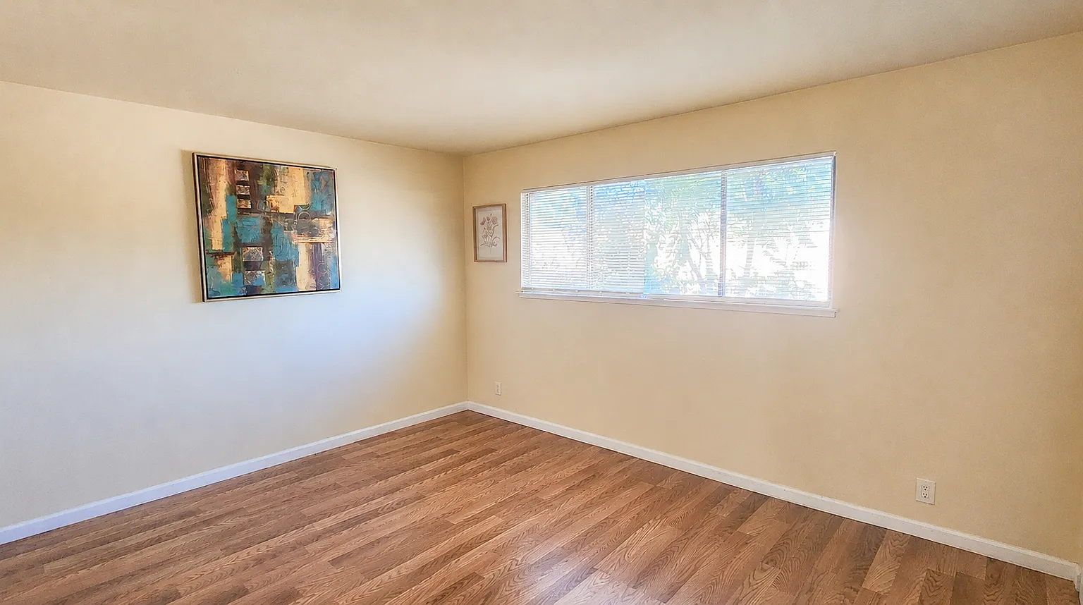 2 bed, 1.5 bath, 972 sqft, $2,100 — Photo 3
