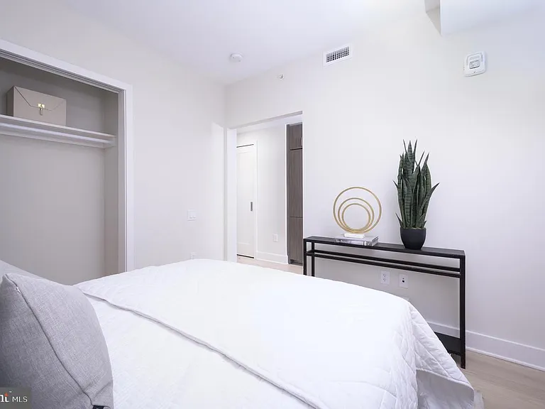 1211 Van St SE #1010 — Photo 3
