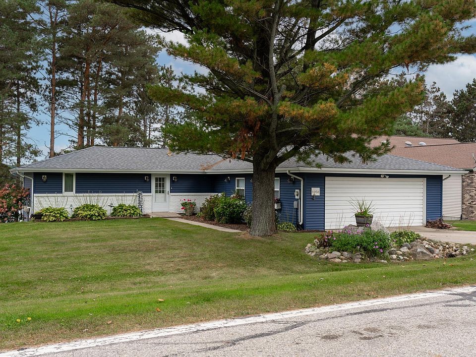 1050 Clubhouse Dr, Lake Isabella, MI 48893 Zillow