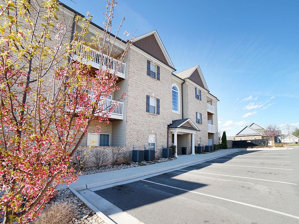 1st image of 303 Rotunda St APT 106