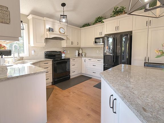 4th image of 56 Stoneshire Cres