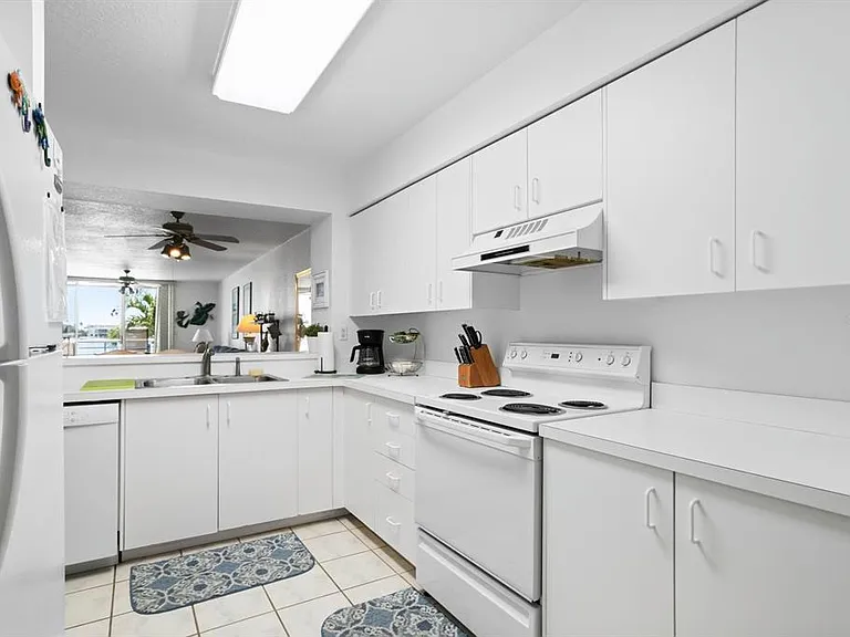 6093 Bahia Del Mar Cir #277 — Photo 6