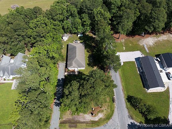 5th image of 8 Fleetwood Cir