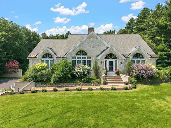 10 Edna Cir, East Freetown, MA 02717