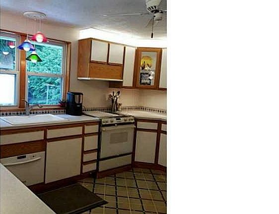 3rd image of 112 Roberta Dr