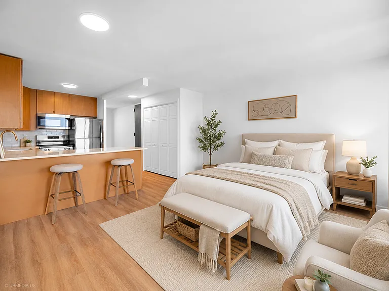 1030 N State St #11M — Photo 3
