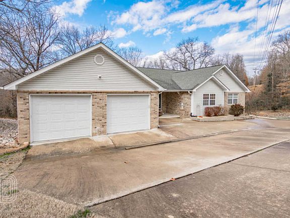 4th image of 3 Hillcrest Dr