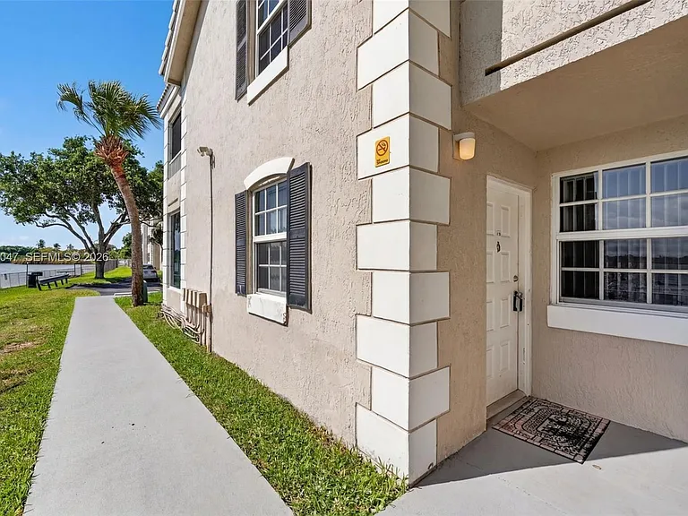 2841 N Oakland Forest Dr #110 — Photo 4