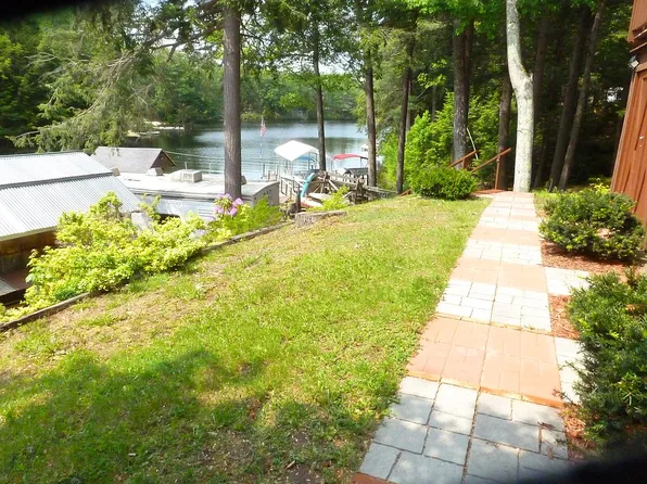 16 Monomonac Rd E, Winchendon, MA 01475