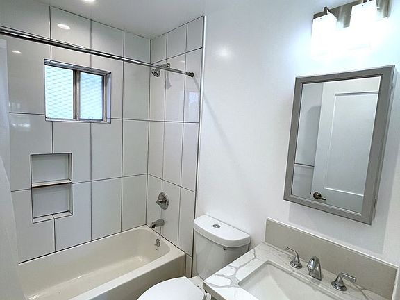 5th image of 1312 W Florence Ave APT 2