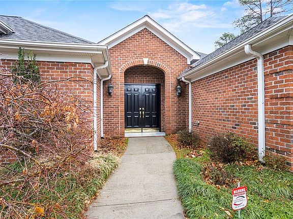 3rd image of 2650 Fox Ridge Rd