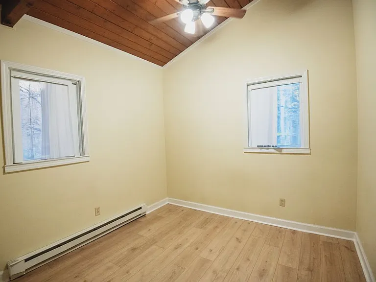 122 Laurel Manor Ln — Photo 6