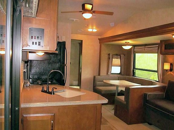 Kitchen, dining area
