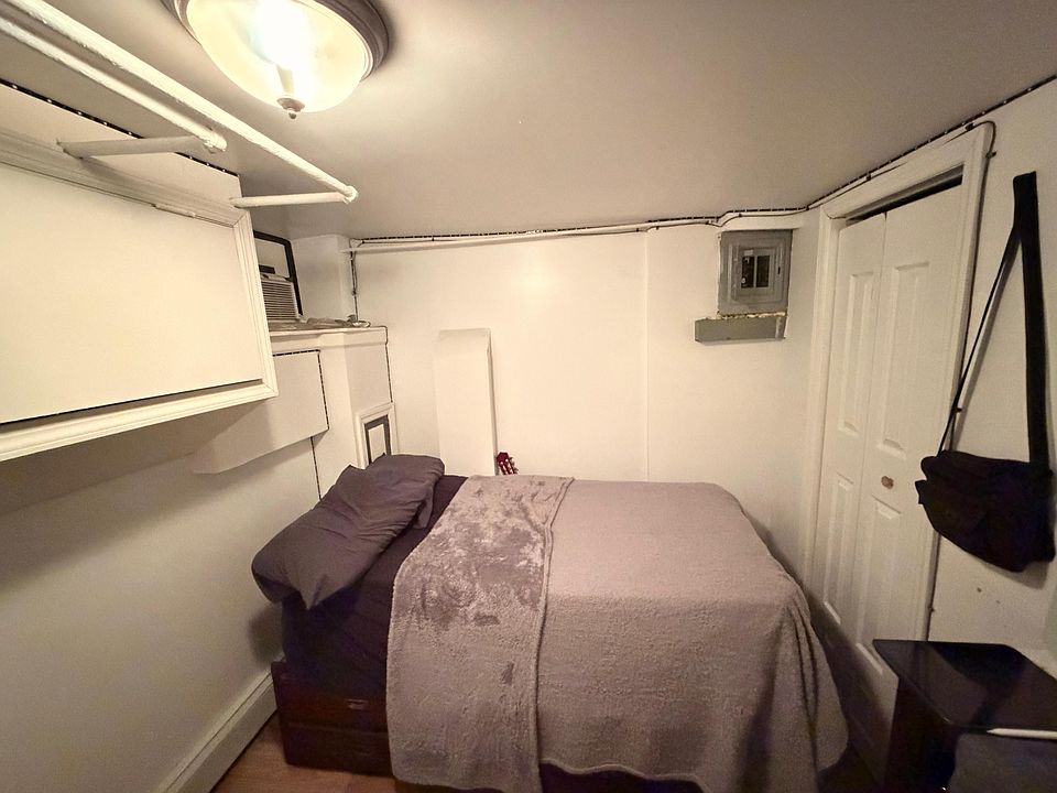 1st image of 645 Saint Lawrence Ave Floor 1
