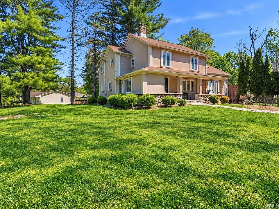 1st image of 4 Arrowhead Lane