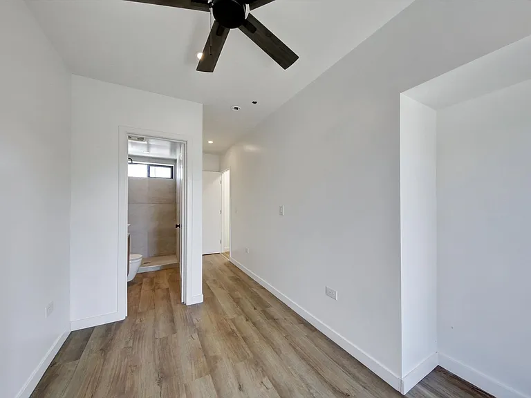 3064 Imperial Ave — Photo 13