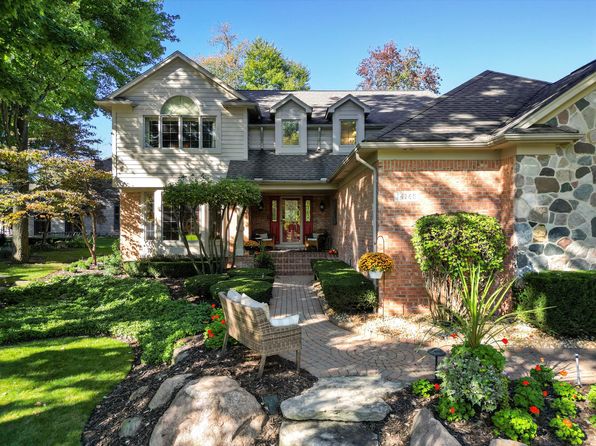 14165 Bournemuth Dr, Shelby Township, MI 48315