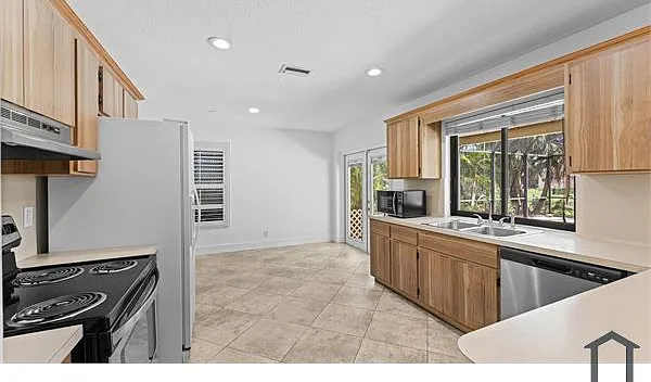 11580 NW 20th Dr — Photo 13