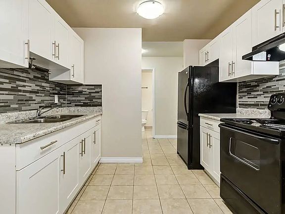5th image of 10750 116th St NW #101