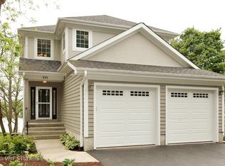 934 W Robertson Rd, South Elgin, IL 60177