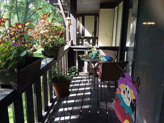 2nd image of 8125 Willow Dr #50D