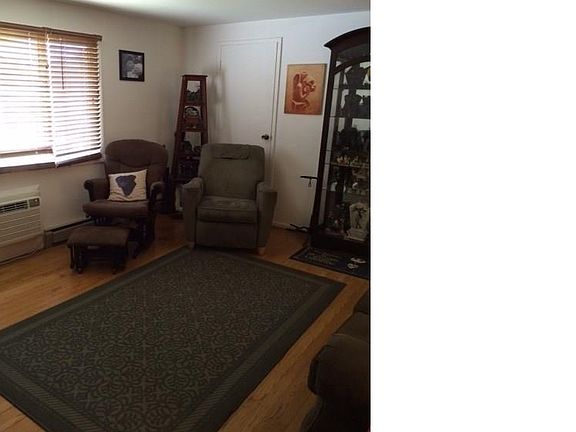 2nd image of 1108 Parr Meadow Dr