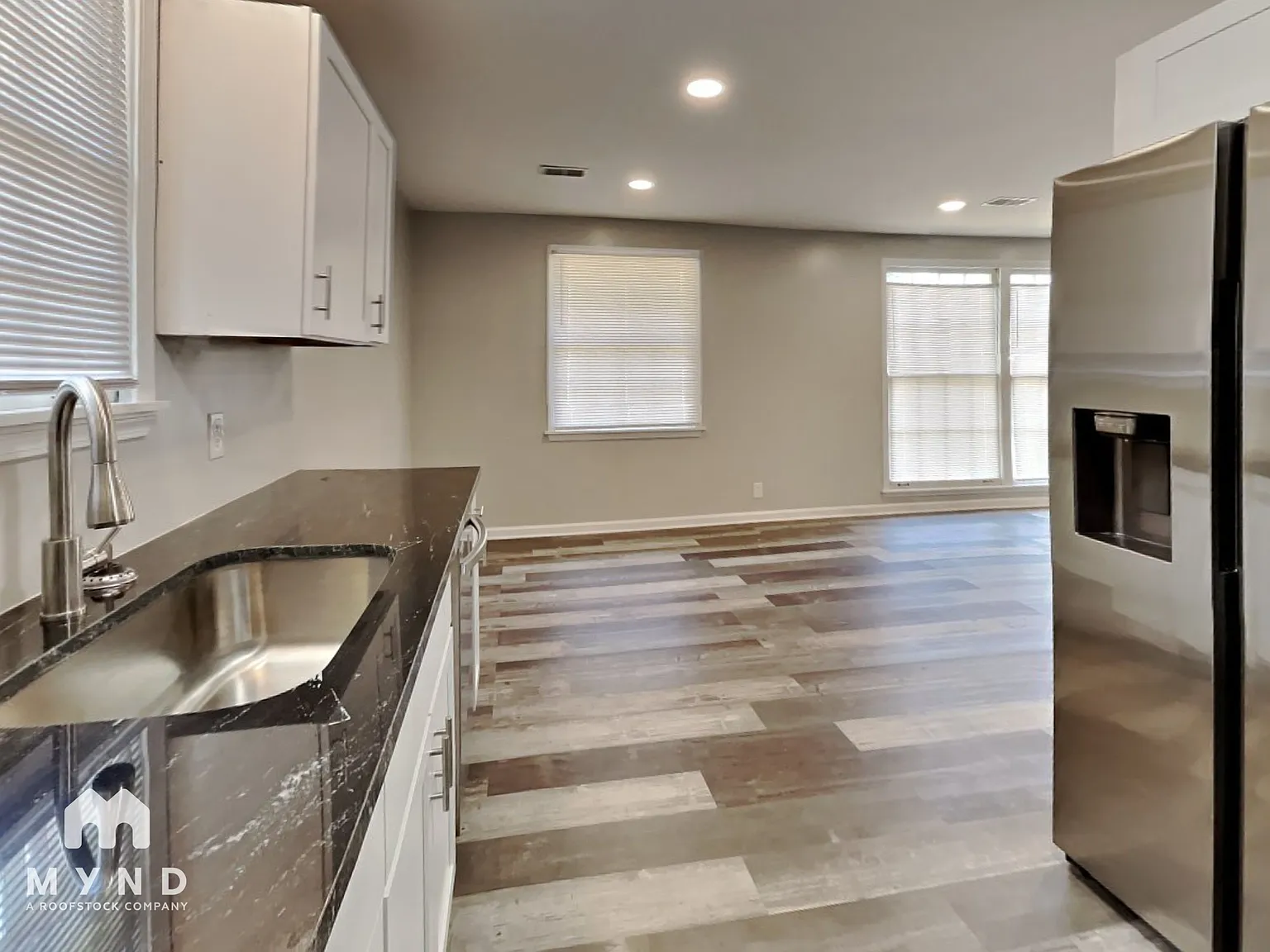 4 bed, 2.0 bath, 2100 sqft, $2,495 — Photo 4