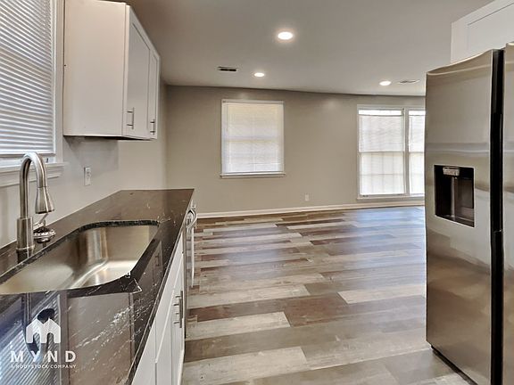 4th image of 3835 Valley Ridge Dr