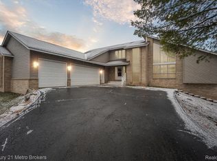 3080 Davisburg Rd, Davisburg, MI 48350