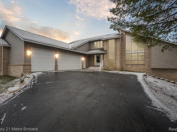 3080 Davisburg Rd, Davisburg, MI 48350