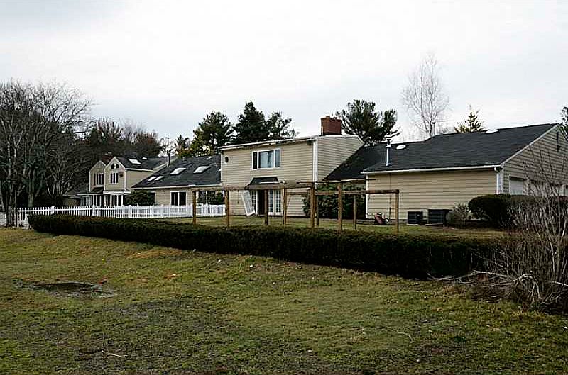 400 Pippin Orchard Rd, Cranston, RI 02921 Zillow