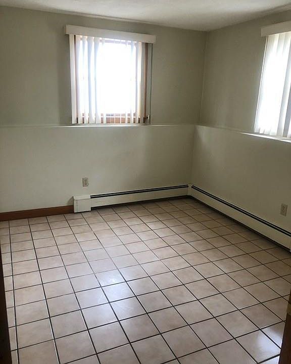 2nd image of 21 Jarvis St #1