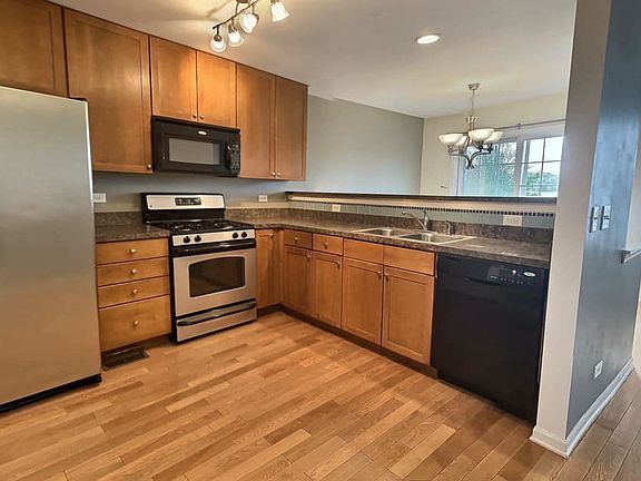 3rd image of 3169 Shenandoah Ln
